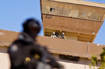 Al lugar también llegaron ambulancias