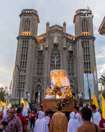 El Salvador celebró con gozo y fervor la solemnidad por el Cuerpo y la Sangre de Cristo