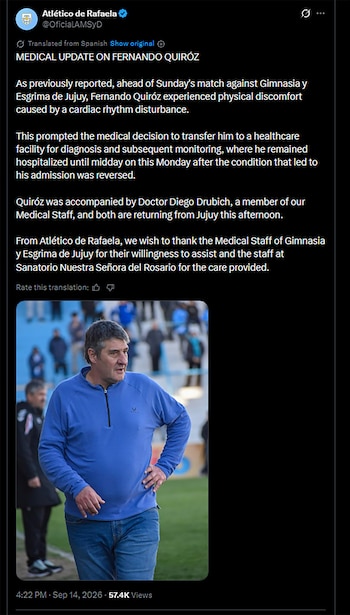 Captura de una publicación en redes sociales con un comunicado y una fotografía de Fernando Quiróz con buzo azul en una cancha