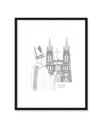 La pieza "La Llegada" (2026), ejecutada en tinta sobre papel en formato A3, retrata la escena de la llegada del Papa al templo con foco en la arquitectura de la Basílica