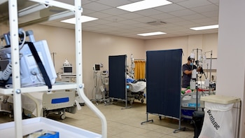 Honduras anuncia intervención de 46 quirófanos para reducir la mora de cirugías en hospitales públicos