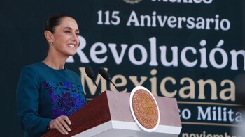 Desfile militar día de la revolución mexicana méxico noviembre 20