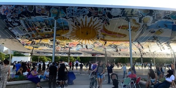 Los galpones portuarios renovados incluyen