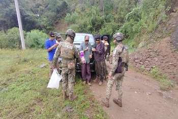 Los campesinos recibieron alimentos tras la localización. Crédito: Especial
