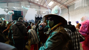 Fiesta clandestina - Año nuevo 2021 - Lieuron Francia