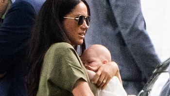 Meghan Markle con su hijo Archie en un juego de polo (The Grosby Group)