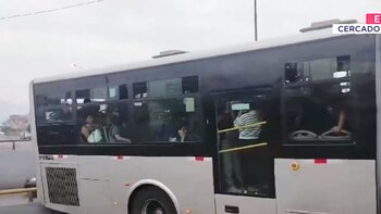 Pasajeros quedaron atrapados dentro del