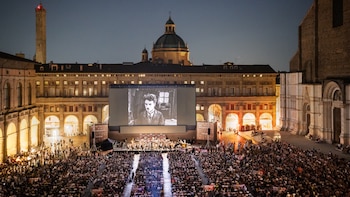 Italia no participa en el Mundial, pero organiza uno de los festivales más importantes de cine: “Atraemos a gente de todas las edades a descubrir películas olvidadas”