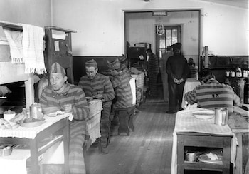 Los presos debían usar un