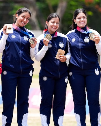 Los equipos masculino y femenino de tiro con arco compuesto de El Salvador conquistaron sendas medallas de oro en los XXV Juegos Centroamericanos y del Caribe, tras imponerse en finales ajustadas frente a México. (Foto: Comité Olímpico de El Salvador)