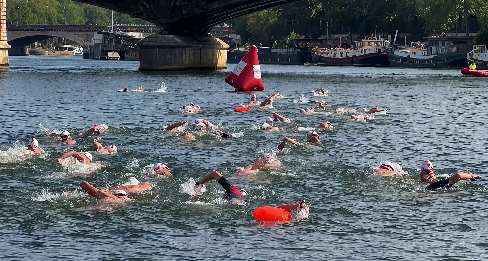 El Sena vuelve a nadarse: París revive una carrera histórica tras 80 años