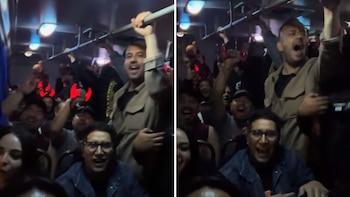 Fans de AC/DC convierten un camión de CDMX en concierto con ‘Highway to hell’