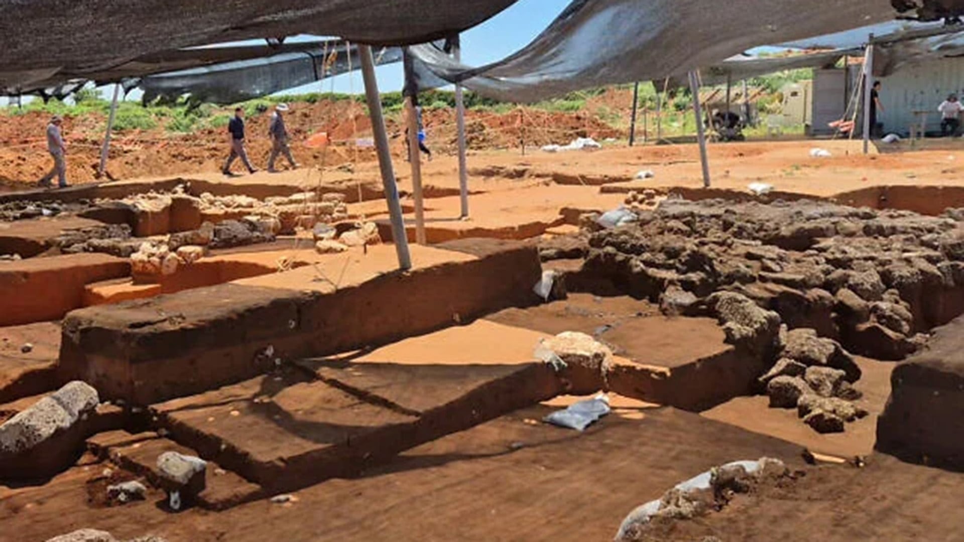Las piezas se ubican en un antiguo colector de vino de época romano-bizantina (Autoridad de Antigüedades de Israel)