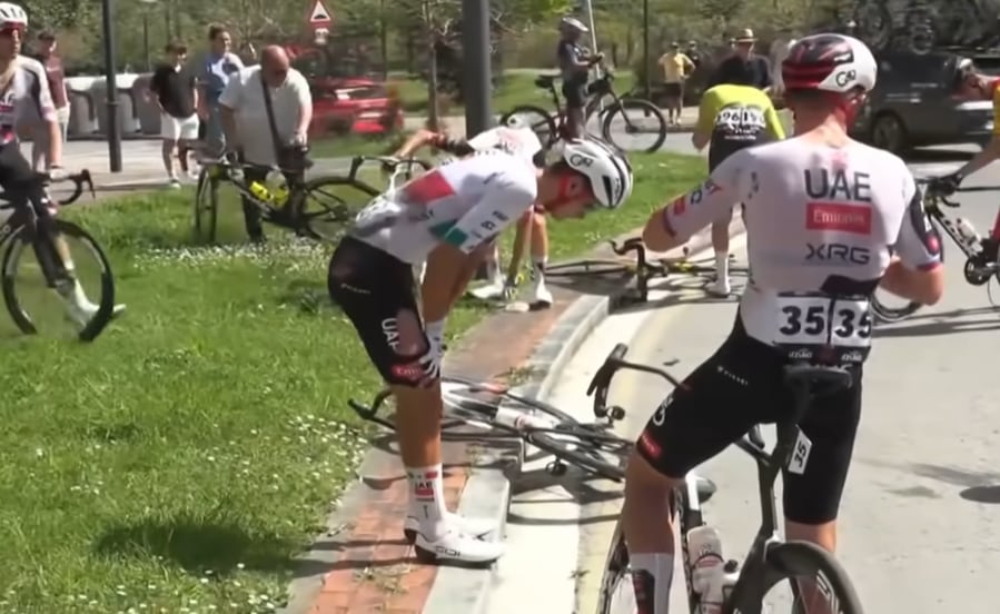 El ciclista tuvo que abandonar la carrera durante los primeros tramos.