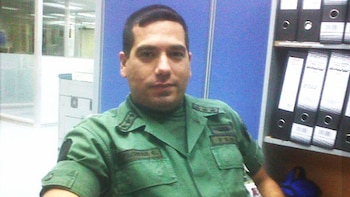 Manuel Vicente Flores Guevara, asciende