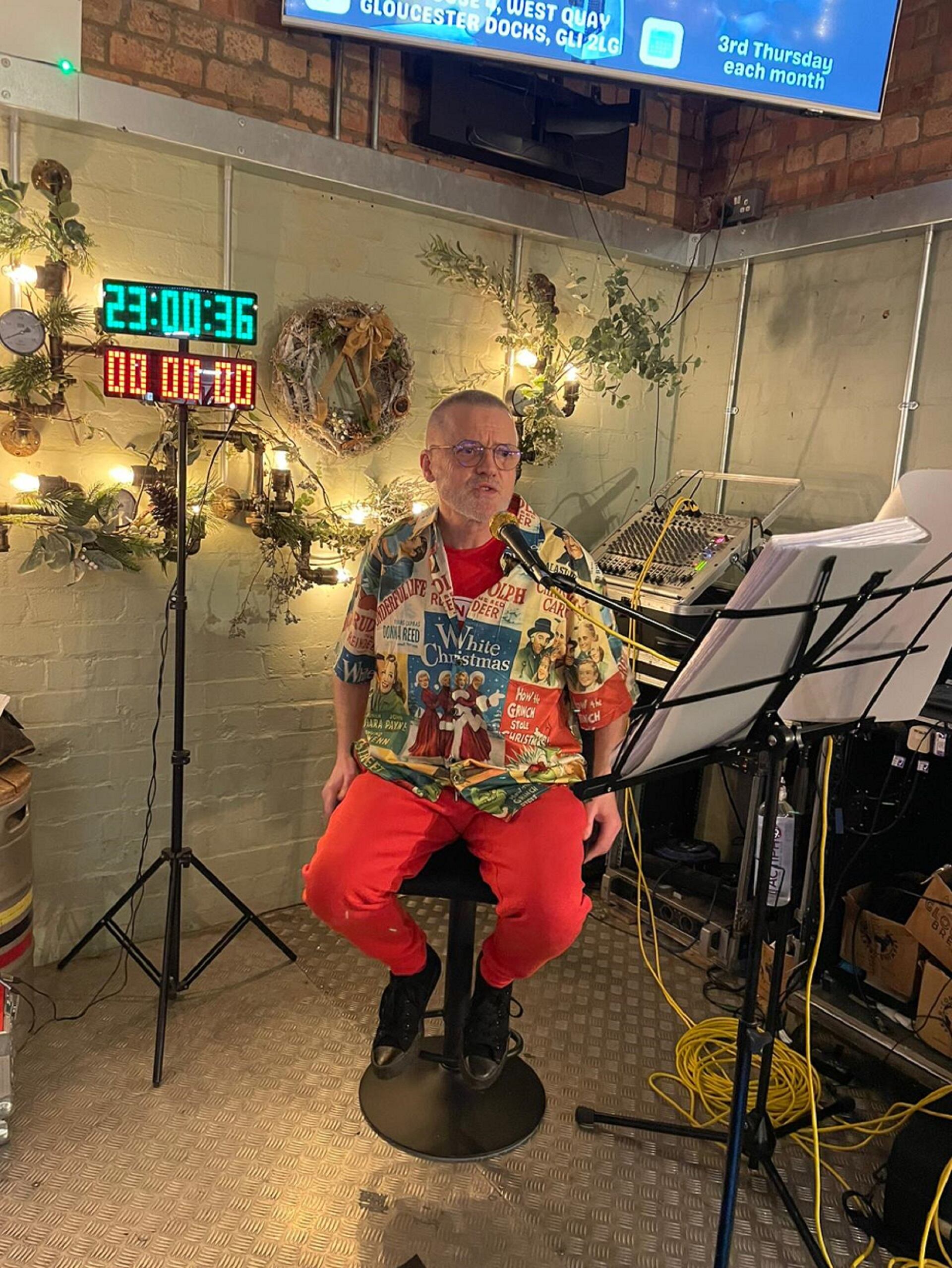 Purchase estuvo de pie la mayor parte del tiempo durante el evento, ya que estar sentado lo cansaba (Crédito: Liz Tonkin / The Washington Post)