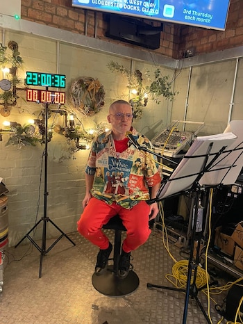 Purchase estuvo de pie la