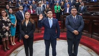 El Congreso de Guatemala elige a su nuevo contralor con la nota más baja entre los finalistas, y la abstención de su hermano diputado