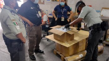 Aseguraron mil 500 sobres con