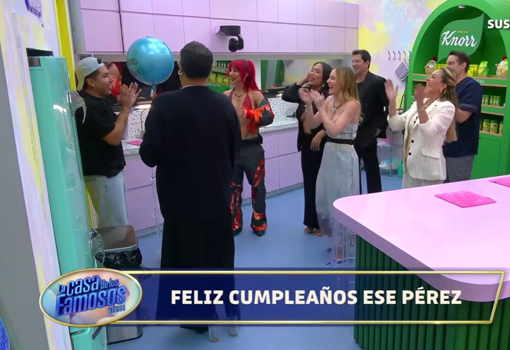 El regreso de Ese Pérez acompañado de un pastel que ya parecía listo antes del resultado desataron acusaciones de fraude contra la producción del reality en redes sociales. (Captura de pantalla YouTube)