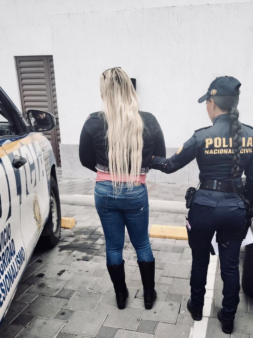 El pasado 27 de agosto, el exministro de Gobernación, Francisco Jiménez, informo al país que María Martha Castañeda Torres, pareja de alias “El Lobo” fue capturada por la PNC de Guatemala. (Imagen cortesía)