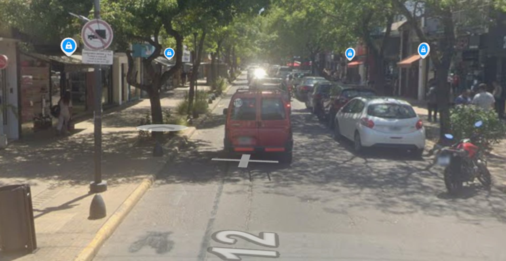 Una pelea en la calle 12 de La Plata dejó dos personas hospitalizadas y un hombre de 37 años aprehendido. (Google Maps)