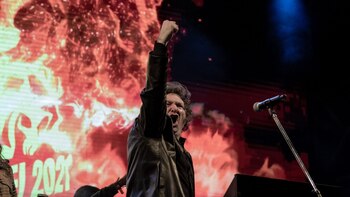 Outsider Milei lidera primarias argentinas