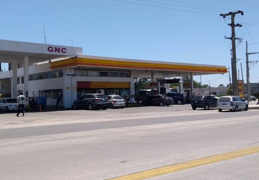 El accidente ocurrió a pocas cuadras de la estación de servicio Shell donde trabajaba la víctima