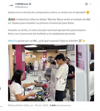 Gilberto Mora tramitó su credencial de elector (X/ @INEMexico)
