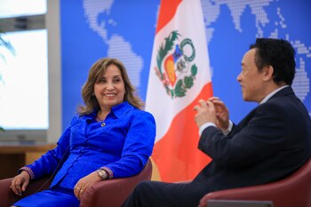 Dina Boluarte en una actividad