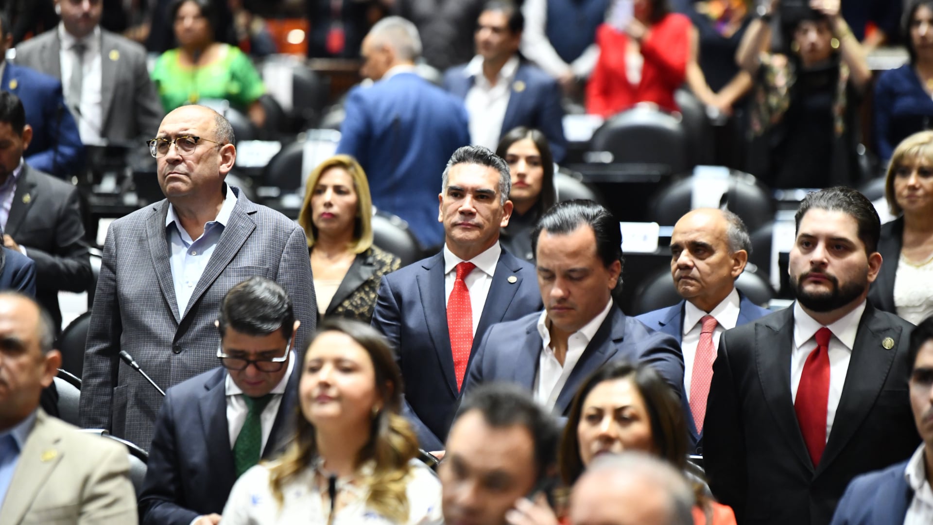 Alejandro Moreno anuncia denuncias contra entorno de Morena por presuntos vínculos con el crimen organizado.