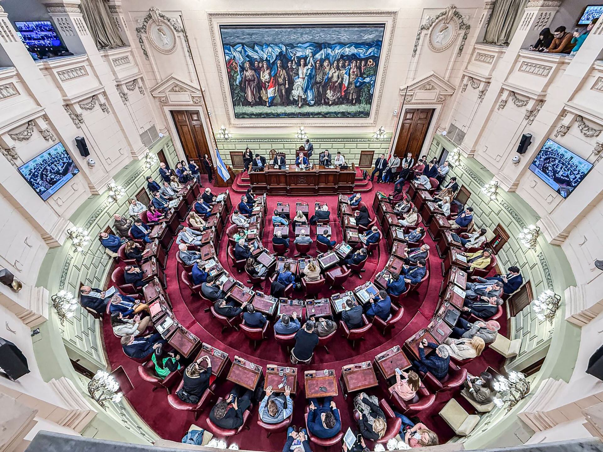 Luego del cuarto intermedio solicitado ayer, hoy se realizará la votación definitiva en el plenario santafesino (santafe.gob.ar)