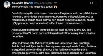 El centro de acopio de Barranquillita recibe insumos médicos, ropa y agua potable para apoyar a las familias damnificadas por el sismo, bajo la coordinación de la Oficina Distrital de Gestión del Riesgo - crédito @AlejandroChar / X