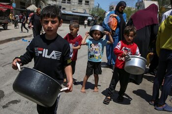 Niños palestinos en Rafah, en