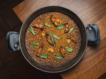 Paella de Miquel Pardo en el restaurante Cruix (Instagram / @cruixbcn)