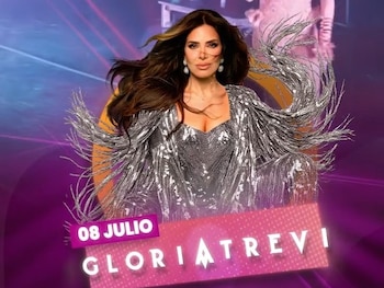 Imagen de la cantante Gloria Trevi con vestido plateado y flecos. Contiene la fecha 08 julio, su nombre, el logo de Actopan y elementos gráficos abstractos