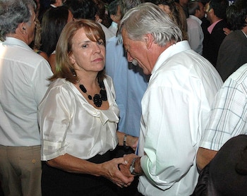 Ella le había encontrado un mensaje de texto enviado por él que decía: “Pese a todo, te sigo extrañando” (NA)