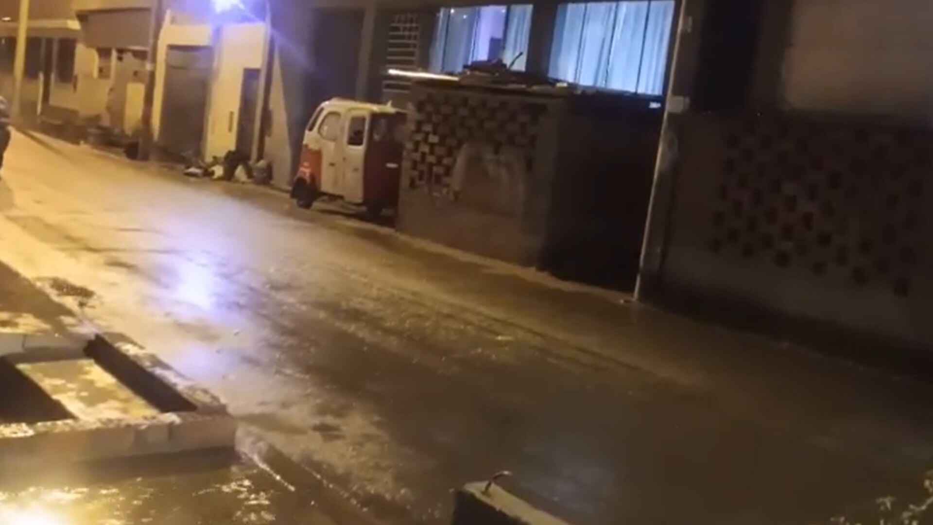 Se prevé que las precipitaciones continúen durante el fin de semana, con acumulados que podrían alcanzar entre 20 y 50 mm/día en la costa norte, y valores menores en el centro y sur - Créditos: Captura de pantalla de Senamhi.