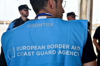Un agente de Frontex destinado