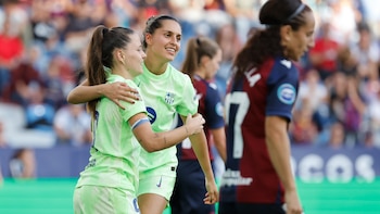 Claudia Pina, Signe Bruun, Antonia