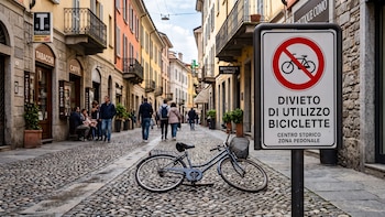 Polémica en Como por la prohibición de bicicletas en el centro histórico tras un incidente con el alcalde