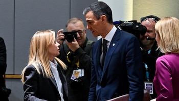 Sánchez replica a las críticas de Italia y dice que allí reciben más inmigrantes irregulares que España