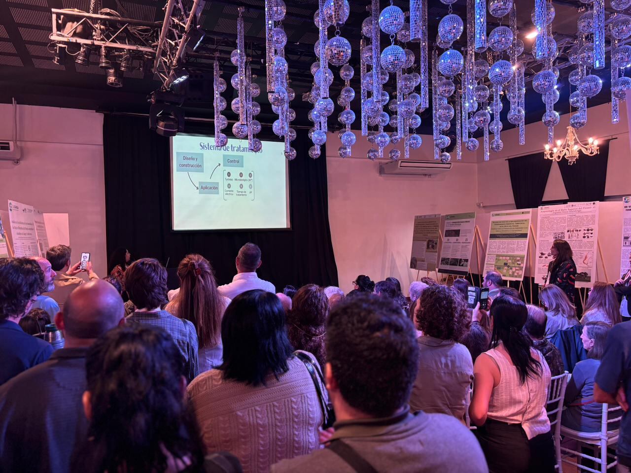 El encuentro abordó temas clave como educación rural, transporte fluvial y evolución social de las comunidades isleñas