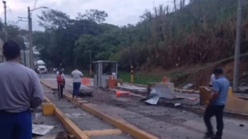 Moto con explosivos detonó en un peaje de la Vía Panamericana: esto se sabe