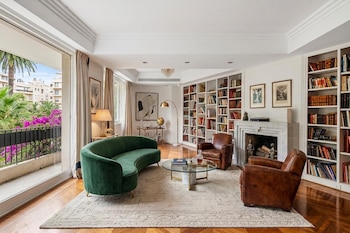 Casa Franco Macri en Barrio Parque - Casa Salvadori