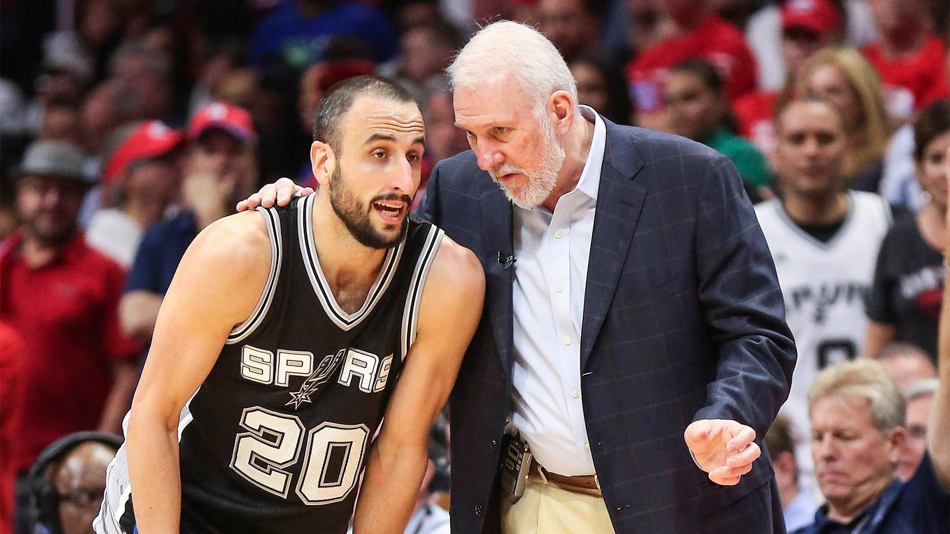 Gregg Popovich fue el coach que llevó a Manu Ginobili a tocar el cielo con las manos con San Antonio Spurs en la NBA (Crédito: NA)