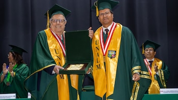 Julio Velarde es nombrado Doctor Honoris Causa por la UNALM: “Hemos crecido el doble que América Latina en los últimos 10 años”