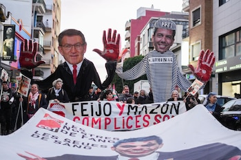 Decenas de personas durante una