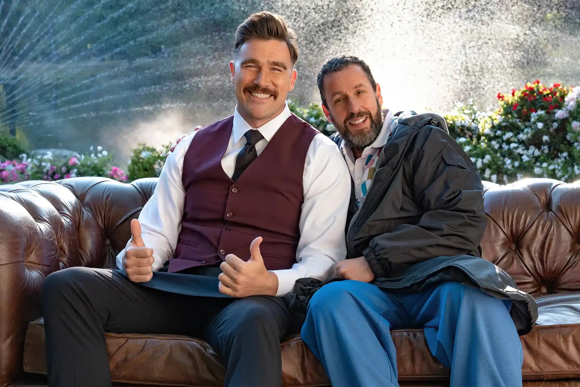 Travis Kelce destacó la labor de Adam Sandler para oficiar la ceremonia. (Netflix)