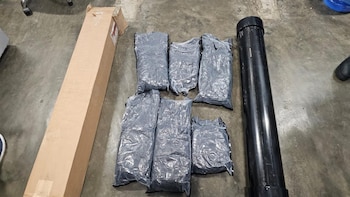 República Dominicana: Autoridades decomisan seis paquetes de marihuana ocultos en un portaplanos